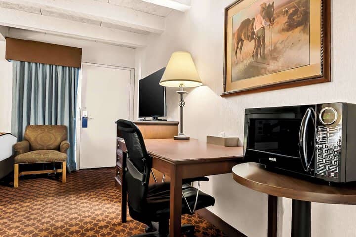 Room 18 of 43