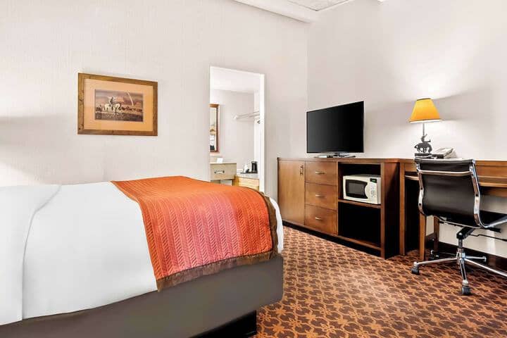 Room 7 of 43